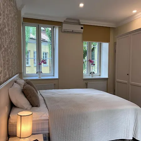 Old Town Staywise 4 *